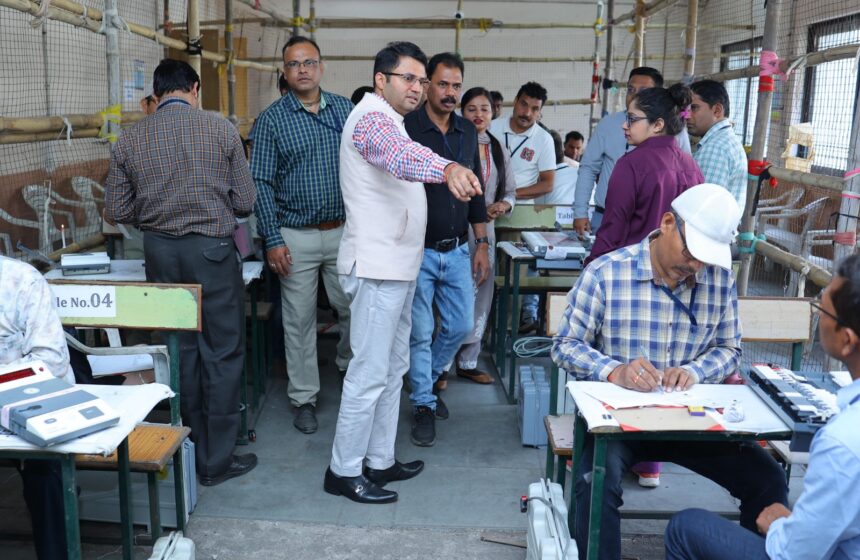 नगरीय निकाय निर्वाचन के लिए ईवीएम की हुई कमीशनिंग 4 IMG 20250207 WA0056