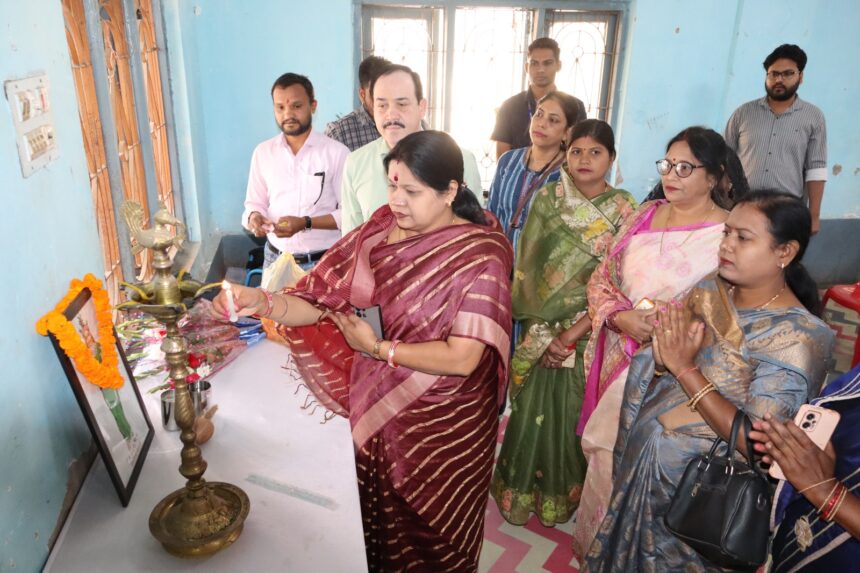 सांसद श्रीमती कमलेश जांगड़े के मुख्य आतिथ्य में दिव्यांगजनों तथा वरिष्ठजनों के लिए निःशुल्क सहायक उपकरण वितरण शिविर का हुआ आयोजन 5 IMG 20250306 WA0016