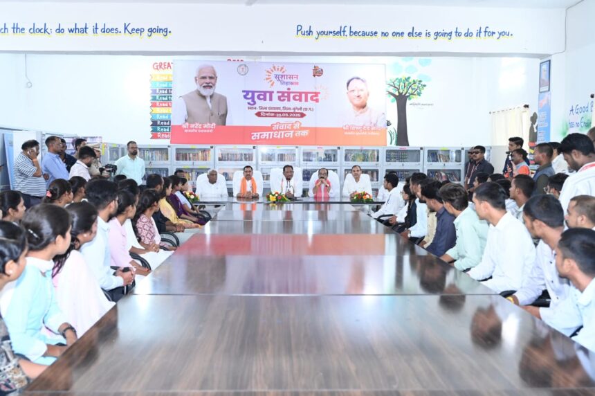 मुख्यमंत्री ने मुंगेली जिला ग्रंथालय में किया अतिरिक्त कक्ष का लोकार्पण, विद्यार्थियों को दिए सफलता के सूत्र 6 IMG 20250520 WA0043