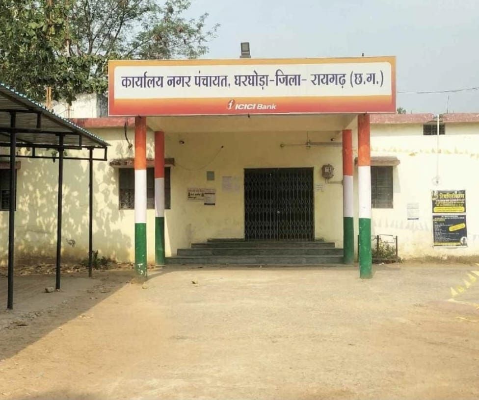 रात के अंधेरे में बिछी सीसी सड़क , जिम्मेदारों पर लीपापोती का प्रयास 8 img 20250807 wa00054872586674156018175