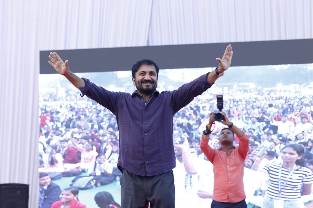 युवा सपने देखें, तभी मिलेगी हौसलों की उड़ान-पद्मश्री आनंद कुमार 9 img 20251124 wa00108101185196047275574