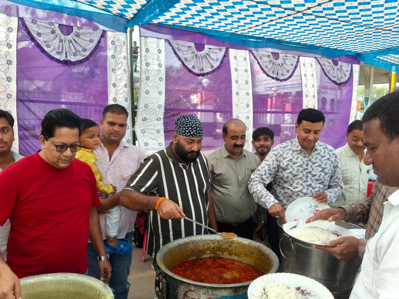 सेवा और स्नेह से सराबोर रहा उमेश पटेल का जन्मदिन, खरसिया से रायगढ़ तक दिखा अभूतपूर्व उत्साह 10 img 20251126 wa00116381010335557090603